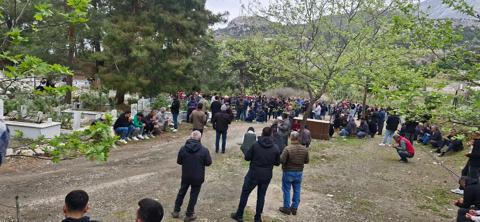 Seydikemer'deki feci kazada hayatını kaybeden gencin cenazesi toprağa verildi