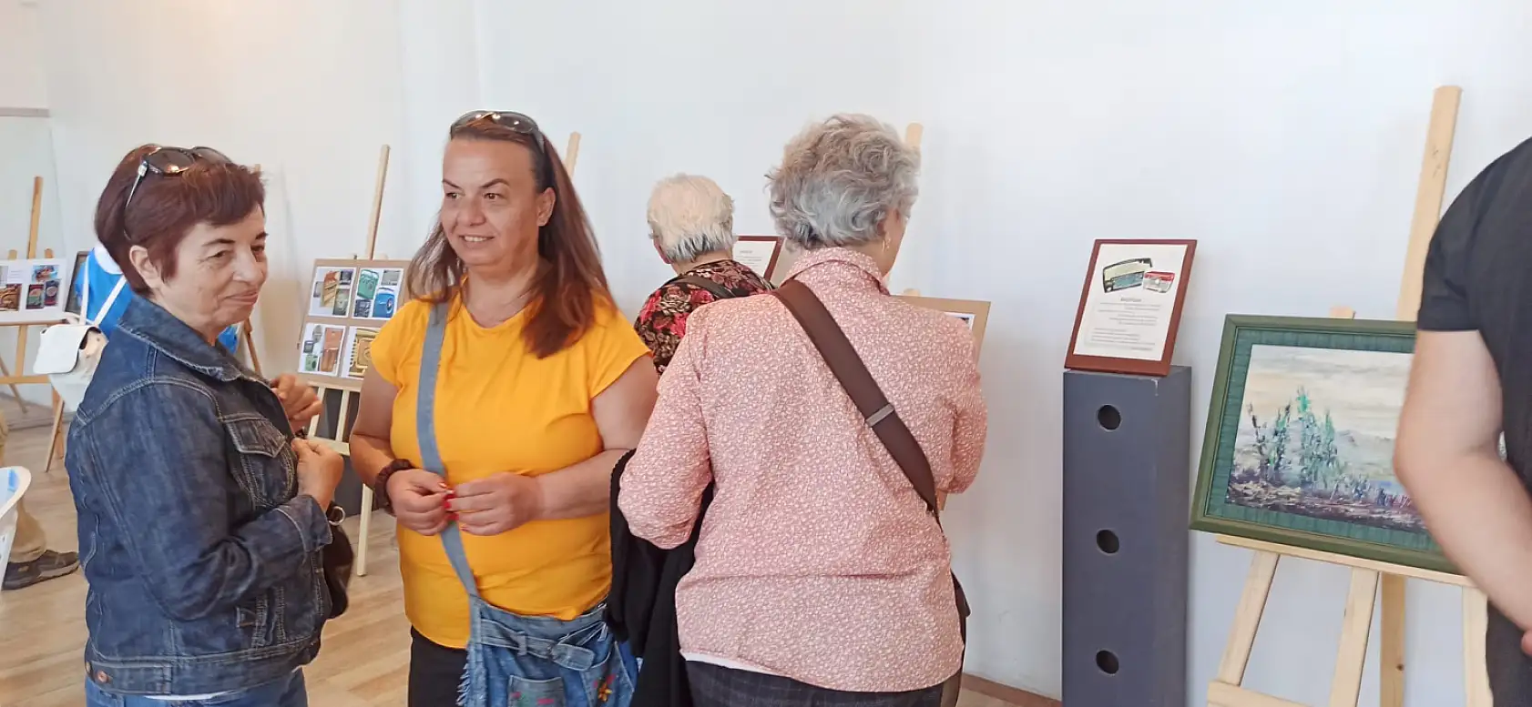 Fethiye Belgesel Günleri'nde resim sergisi açılışı