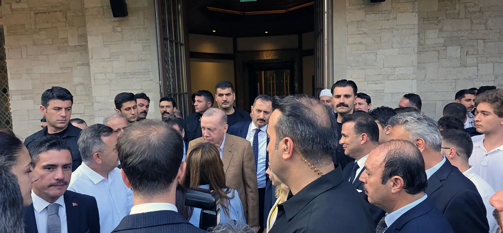 Cumhurbaşkanı Erdoğan Bayram namazını Marmaris Okluk Millet Camii'nde kıldı