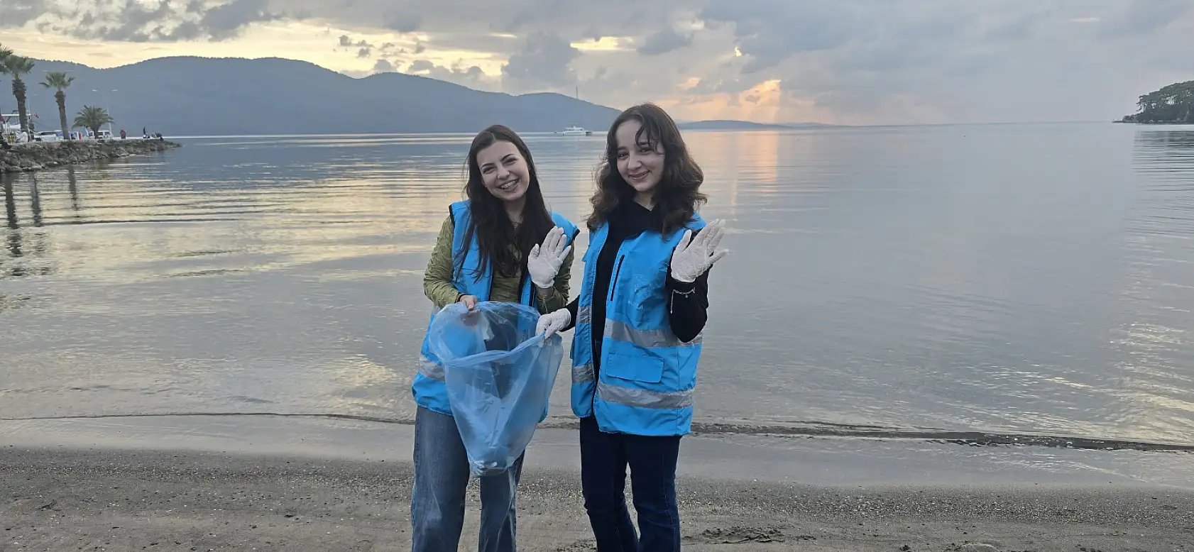 Menteşe'nin gönüllü gençlerinden örnek çevre hareketi