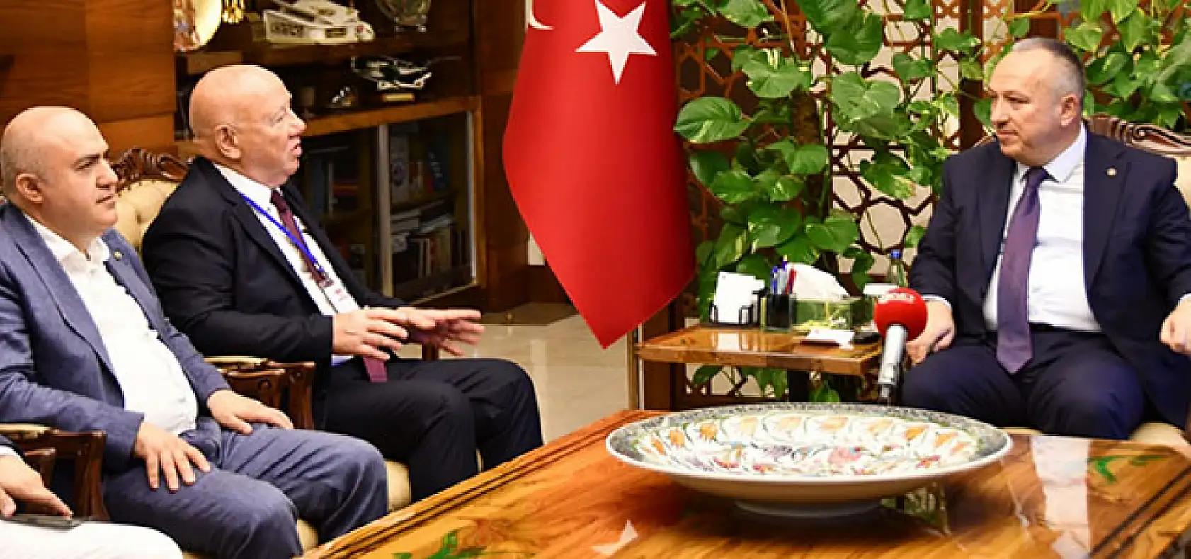 Gazetecilik mesleğinin geleceği Nevşehir'de masaya yatırılıyor! TGK'dan Vali Fidan'a ziyaret