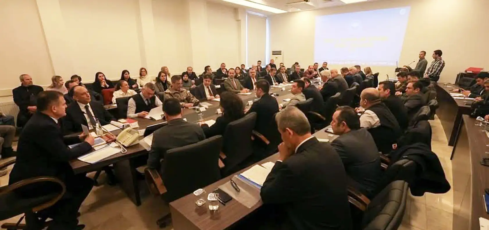 Sahipsiz hayvanlara karşı alınacak tedbirler görüşüldü