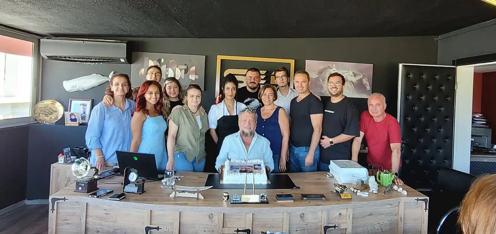 Seda Köktener'e Sürpriz Doğum Günü Kutlaması