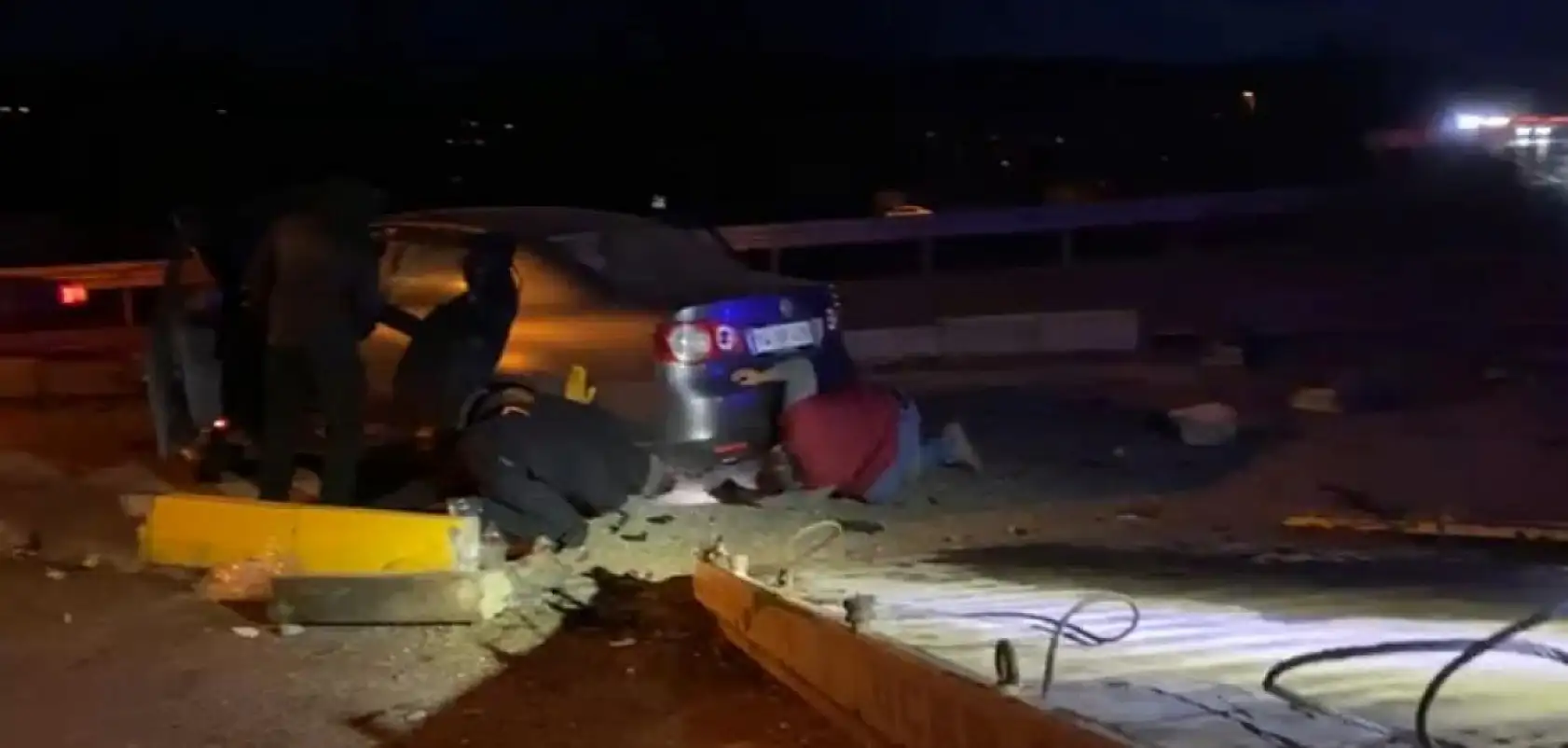 Kavşakta feci kaza: 1'i hamile kadın, 4 yaralı