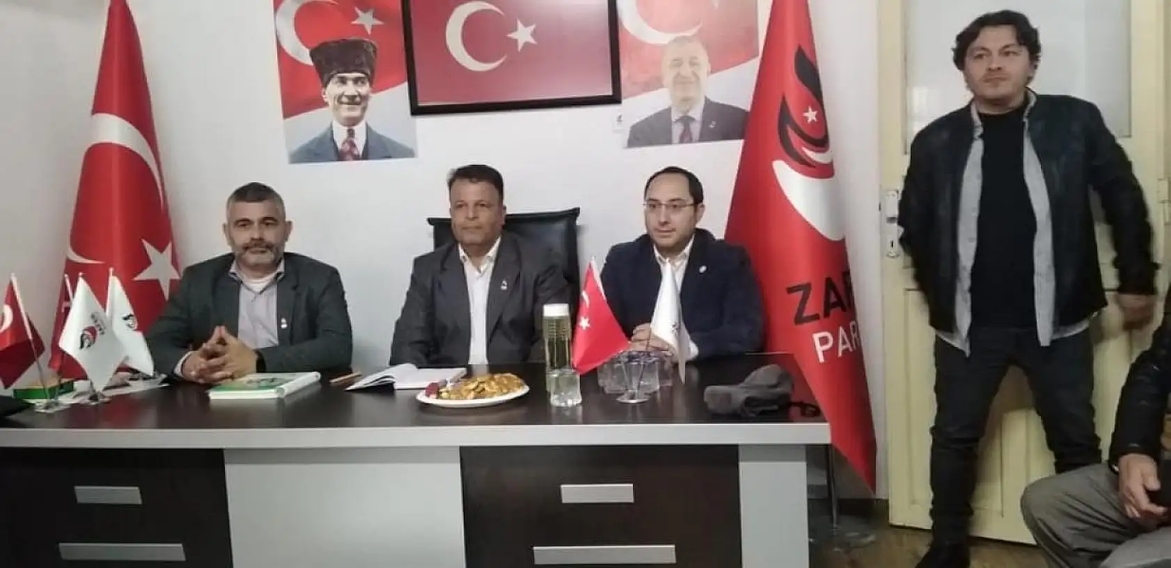 İyi Parti'den istifa eden 120 kişi Zafer Partisi'ne katıldı