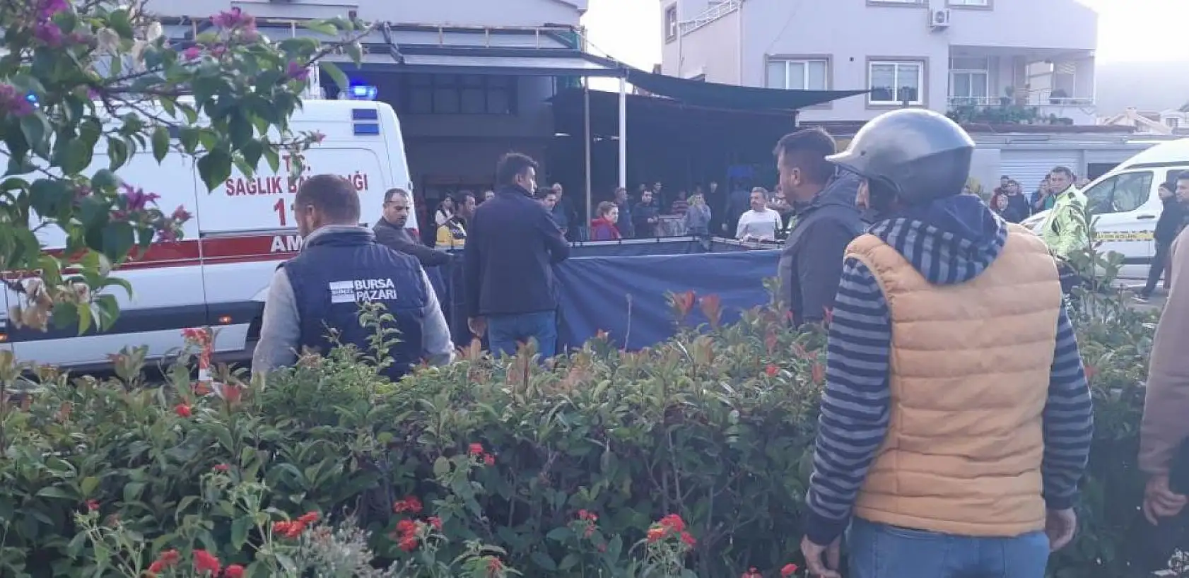 Otomobilin çarptığı kadın yaşamını yitirdi