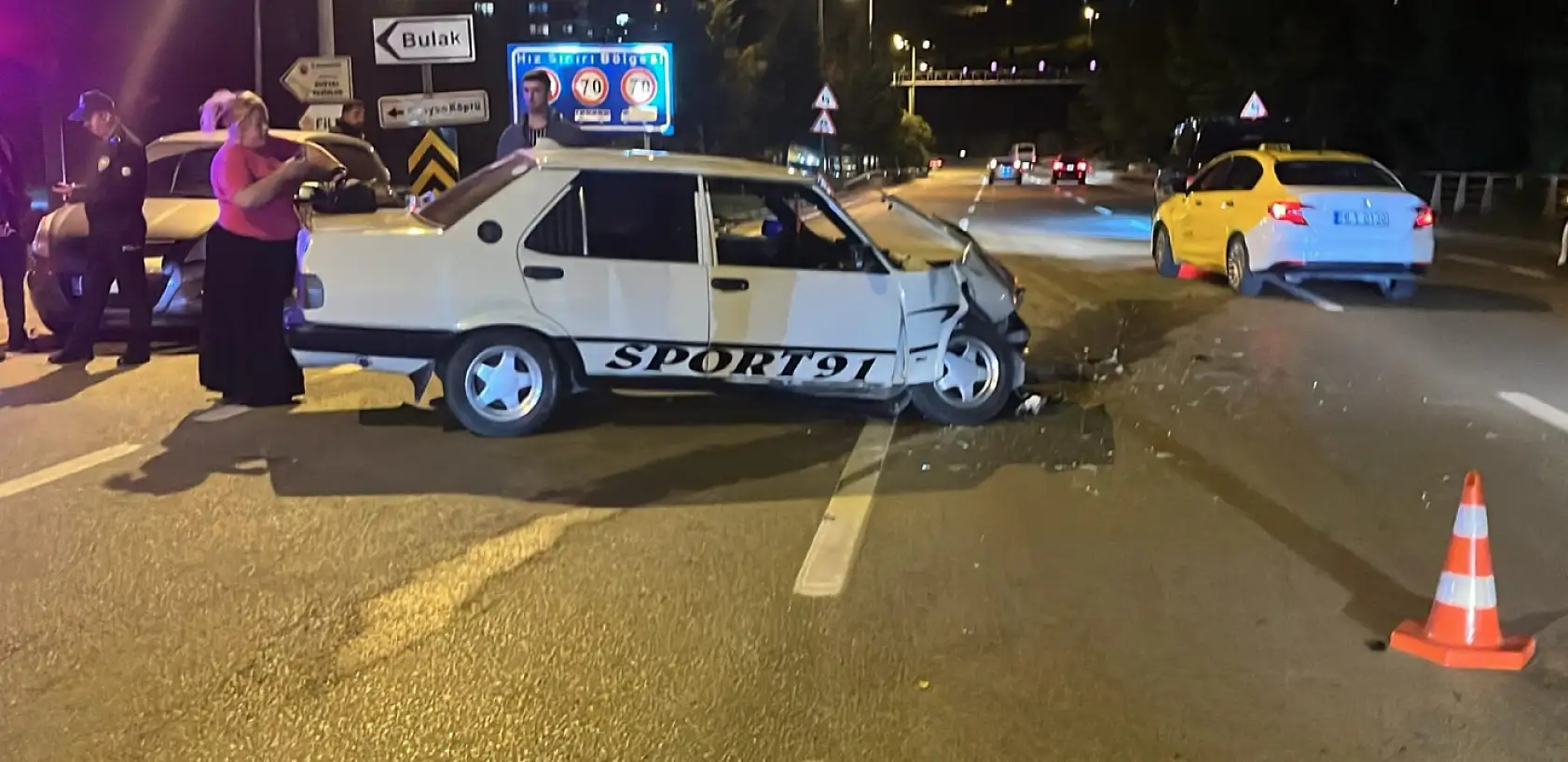 İki otomobil çarpıştı: 4 yaralı