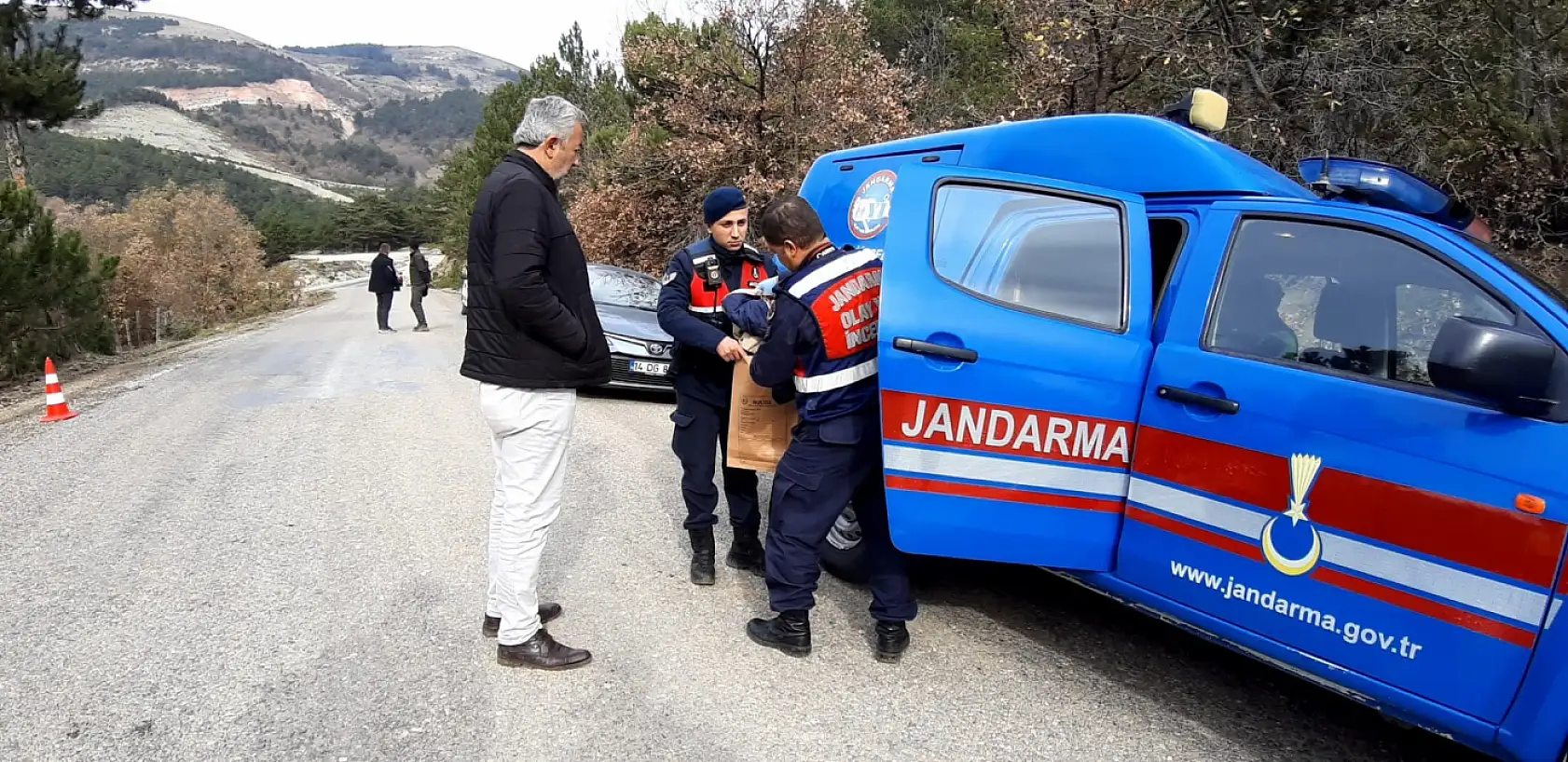 Traktör devrildi: 1 ölü, 1 yaralı