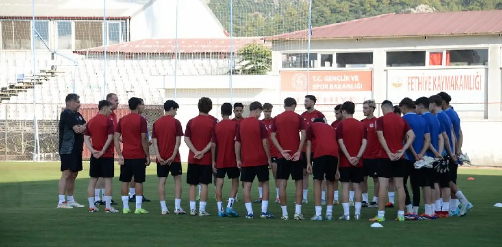 Fethiyespor'da Genç Yeteneklerle Yeni Sezon Hazırlıkları Başladı