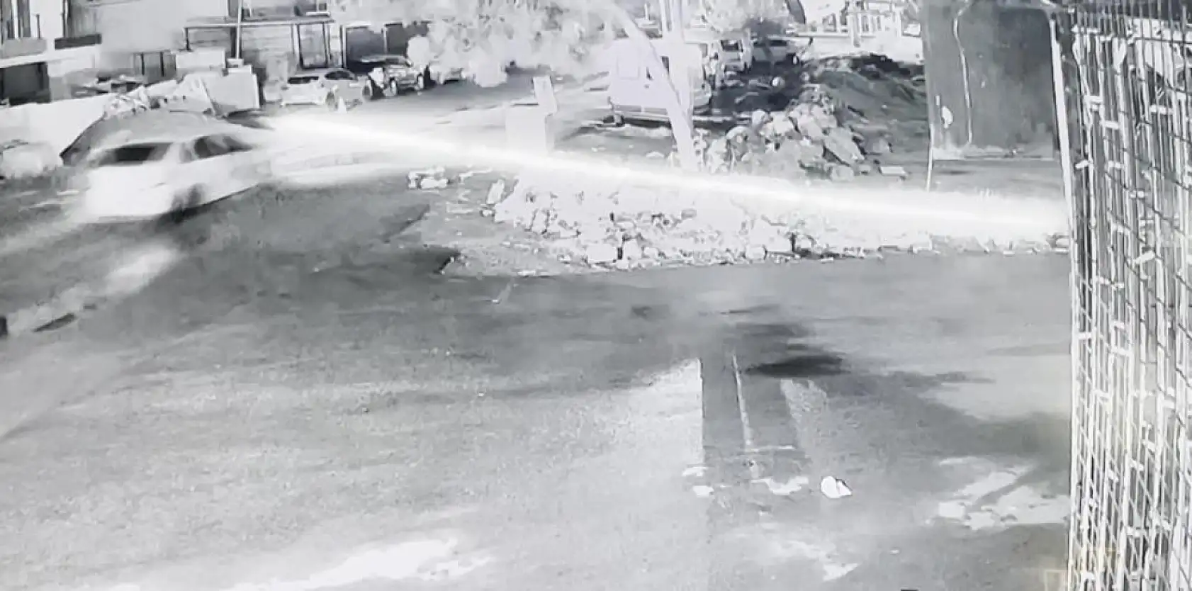 Bekçilerin 'Dur' ihtarına uymadı, denetim yapan il emniyet müdürüne yakalandı, ateş açılarak durduruldu