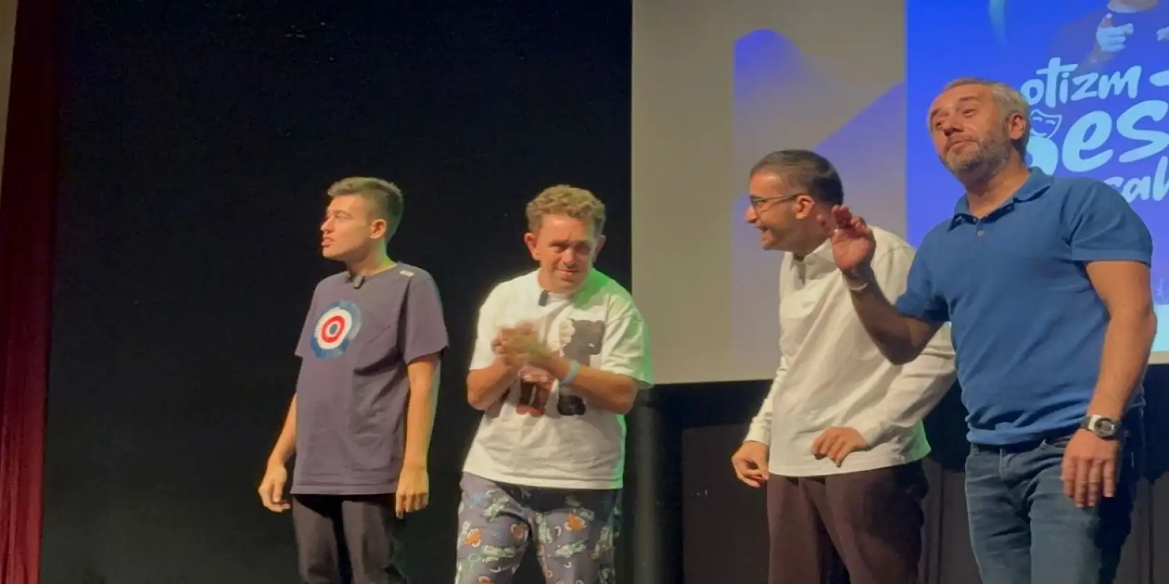 Marmaris'te otizmli bireylerin sahne performansı ayakta alkışlandı