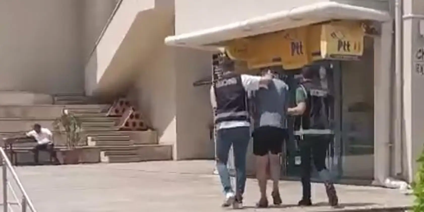 Marmaris'te İngiliz turist sahte poundla yakalandı