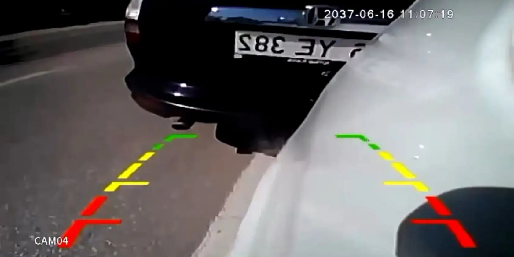 Makas dehşeti! İki araç kazaya karıştı