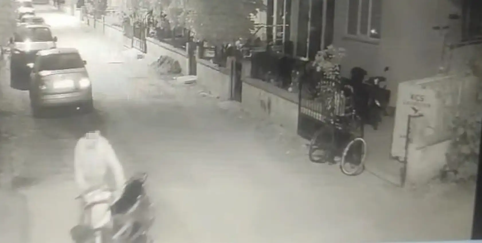 Çaldığı bisikleti beğenmeyince bırakıp motosikleti götürdü