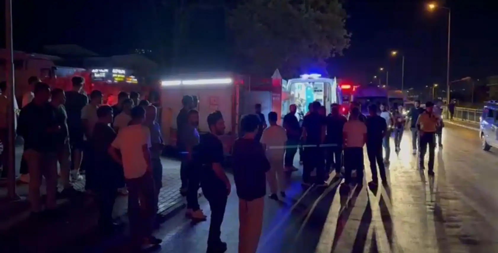 Kırmızı ışık ihlali ortalığı savaş alanına çevirdi: 2'si ağır 8 yaralı