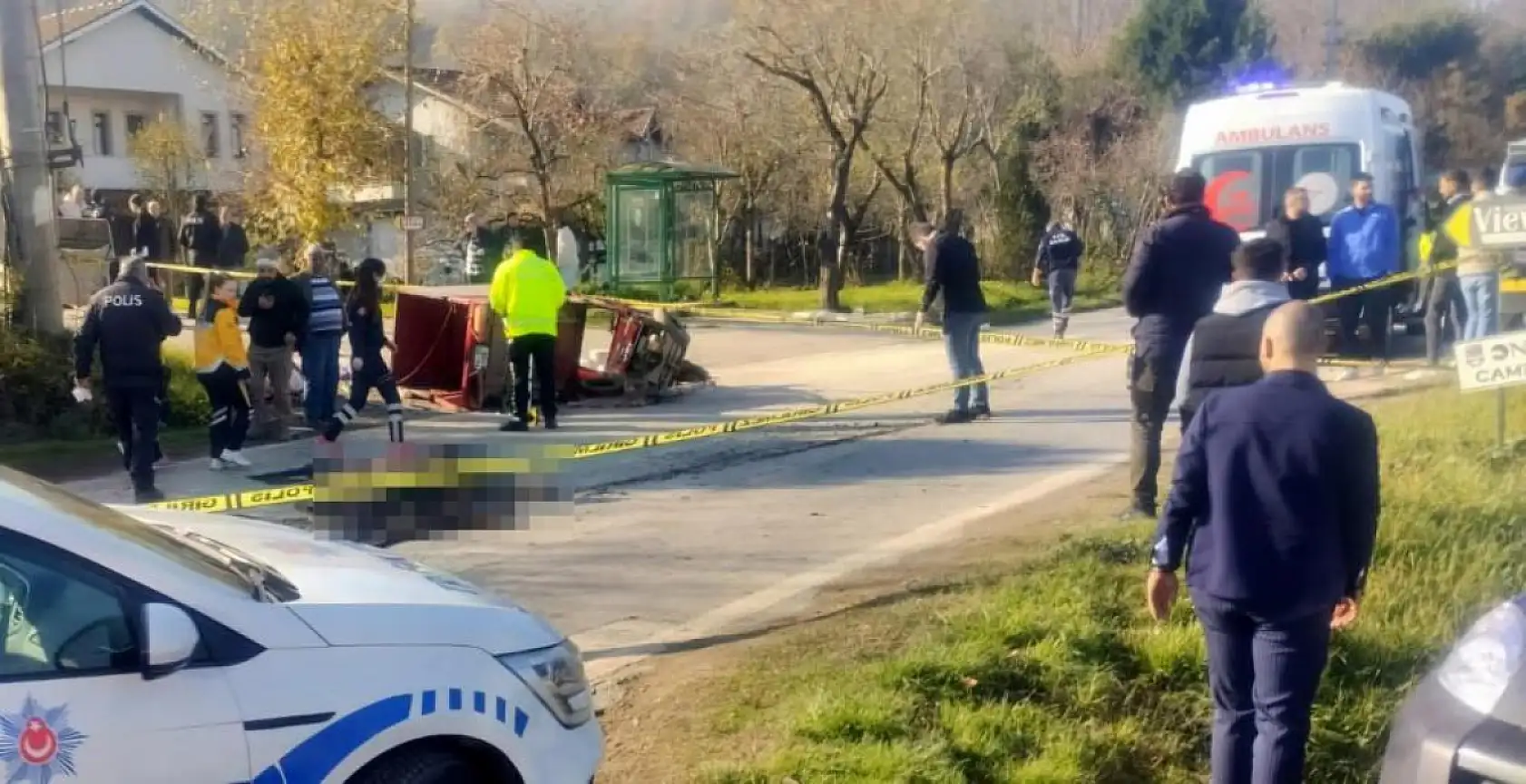 Feci kaza: Baba olay yerinde hayatını kaybetti, oğlu ağır yaralandı