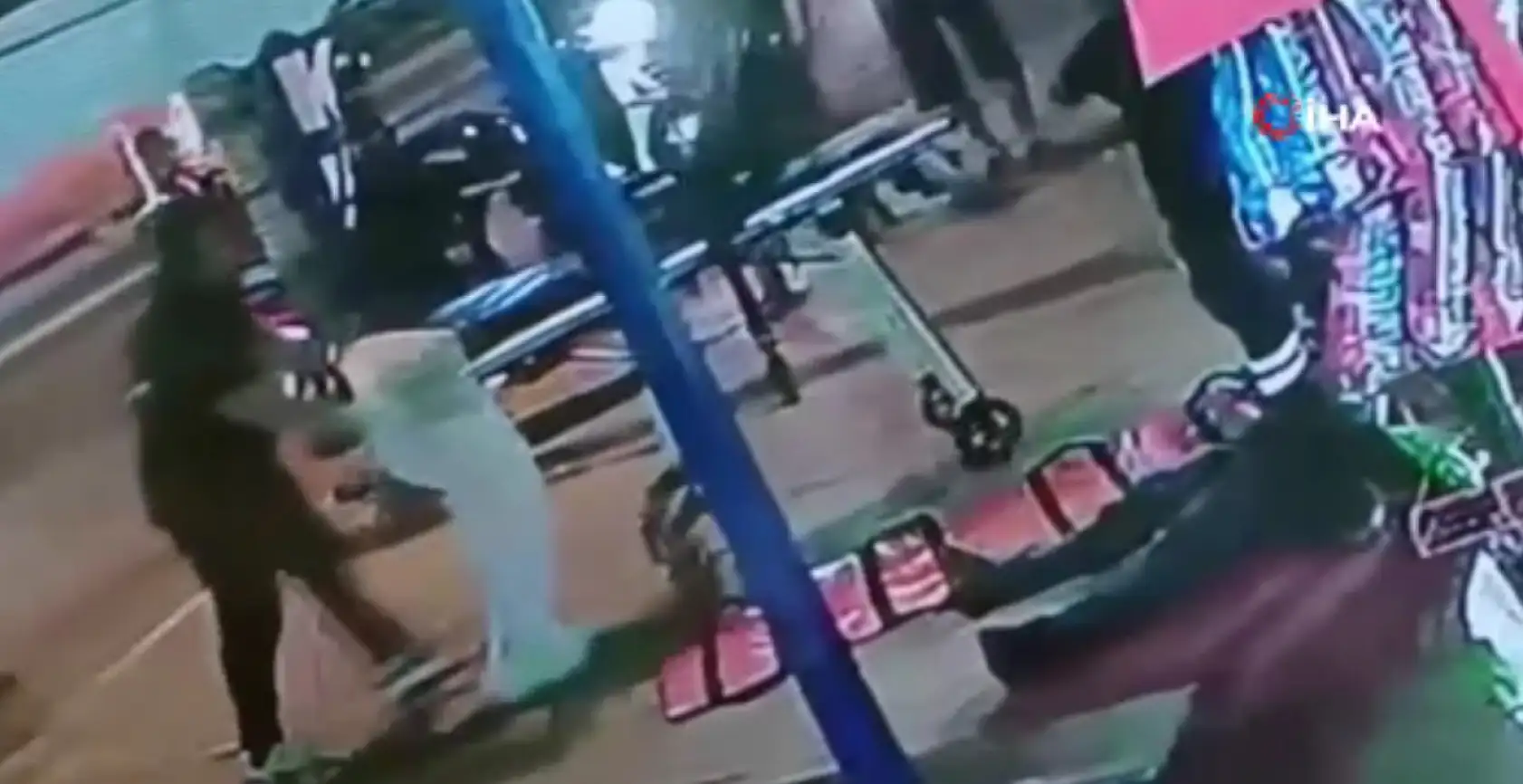 Önce yumruk attı, daha sonra kalp masajı yaptı