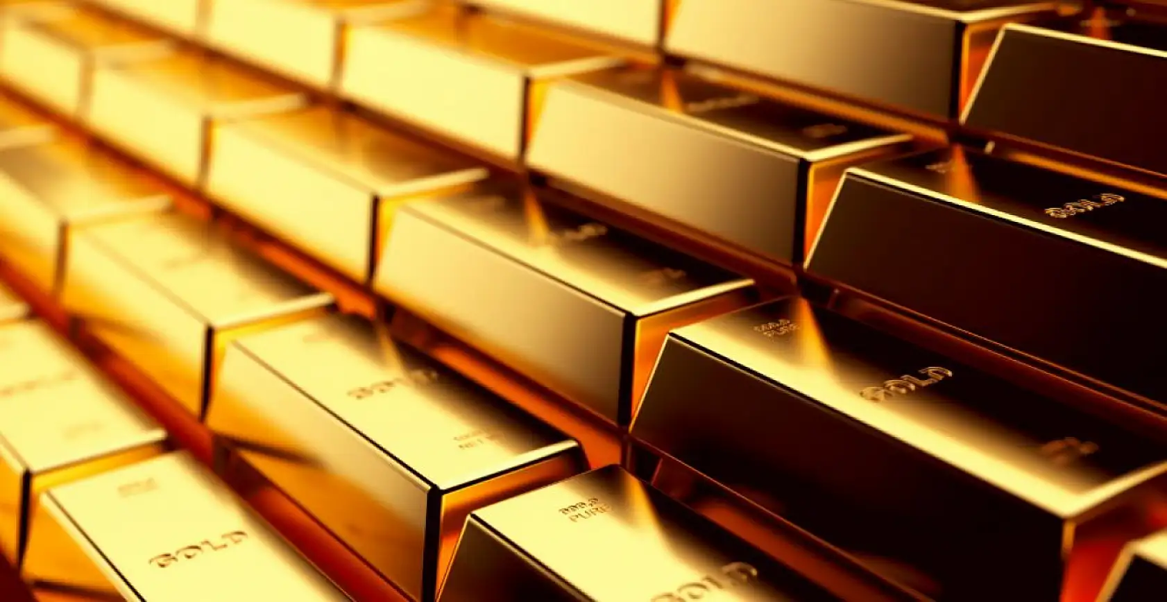 Altın zirveye tırmanmaya devam ediyor