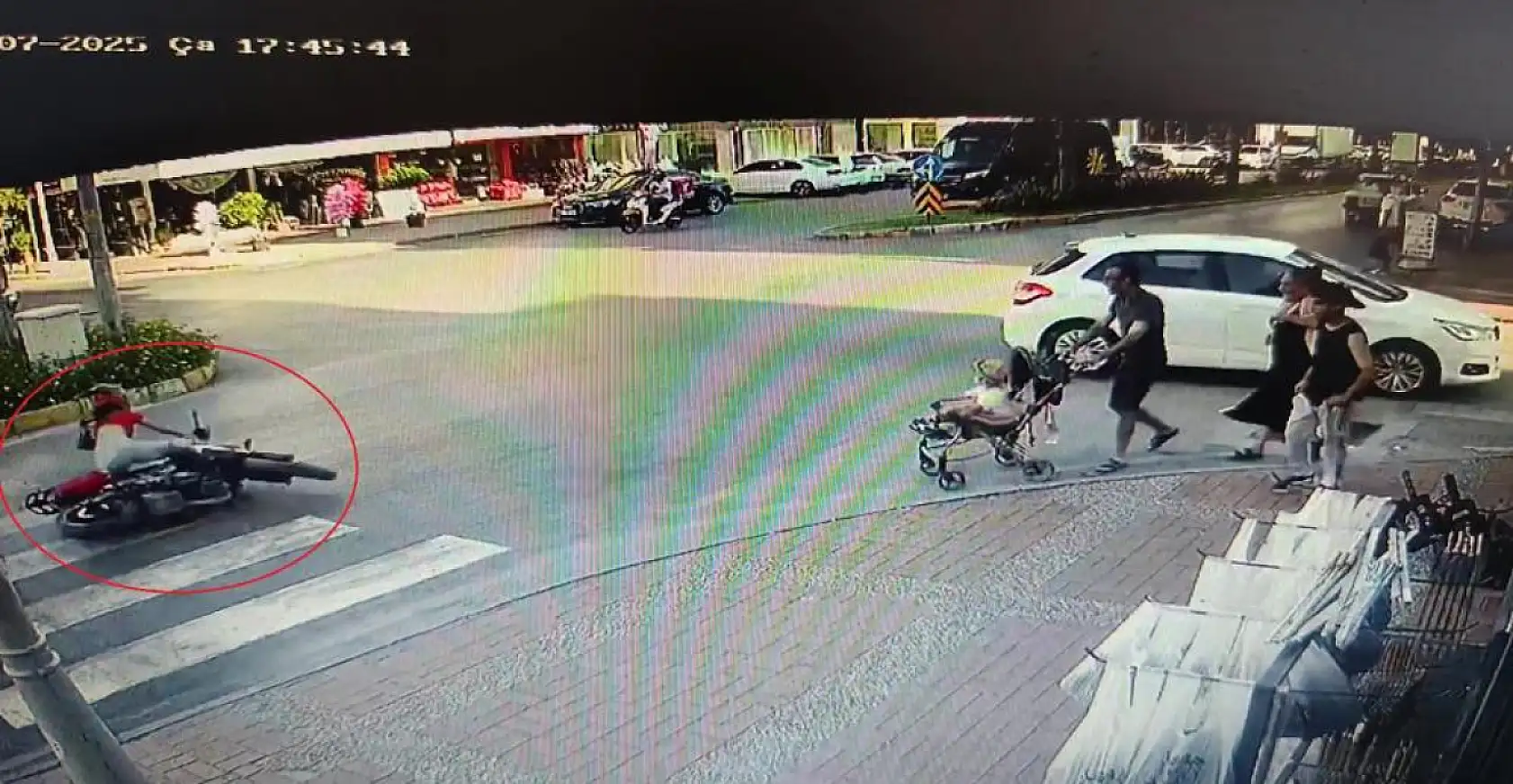 Aynı kavşakta 1 saat arayla 2 motosiklet kazası: 1 yaralı