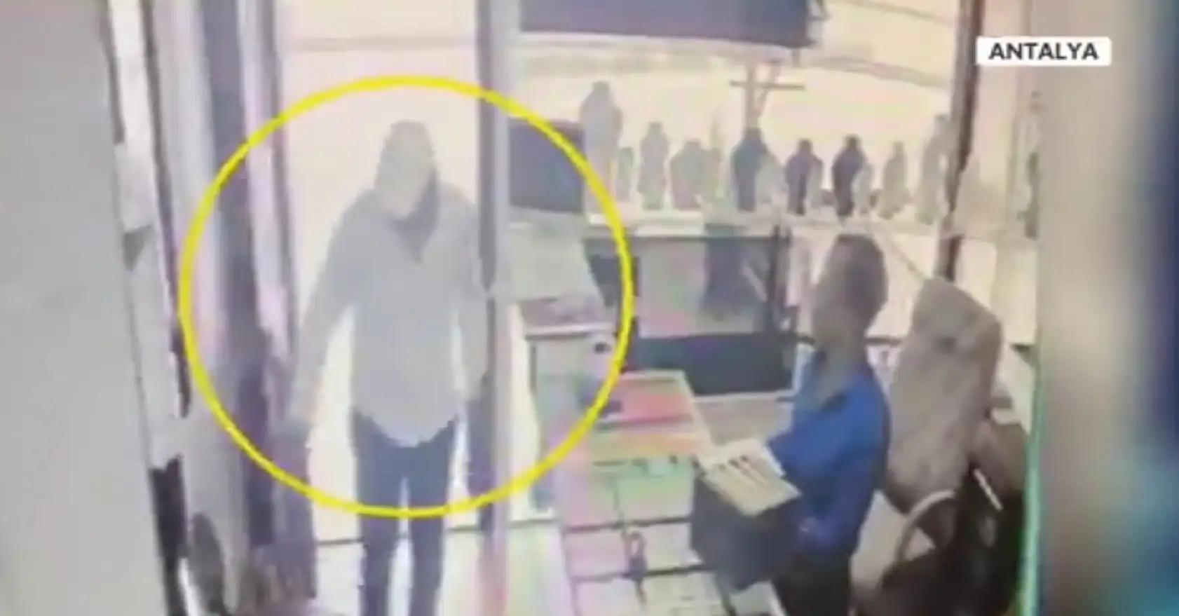 Kuyumcuya dehşeti yaşatıp 18 bilezikle kaçmıştı, aynı gün kıskıvrak yakalandı