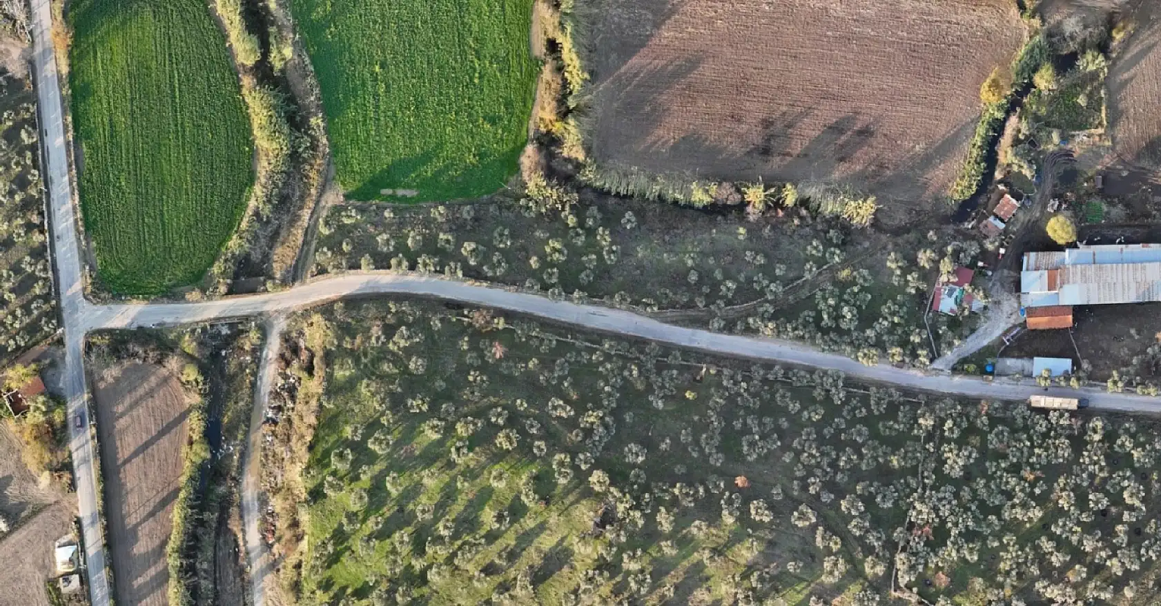 Büyükşehir'den Milas'ın kırsal mahallesine ulaşım yatırımı