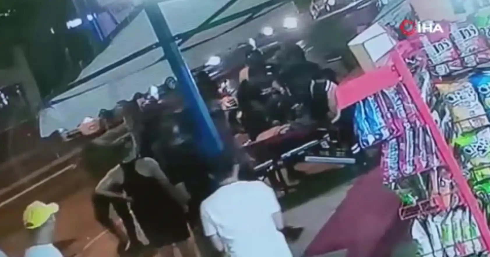 Önce yumruk attı, daha sonra kalp masajı yaptı