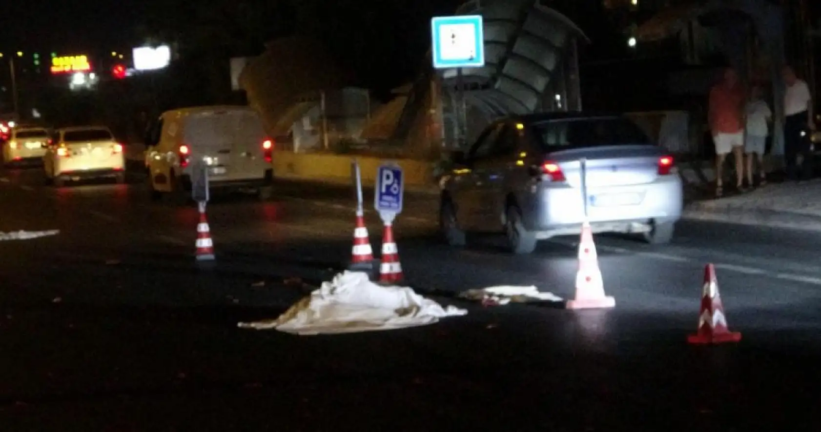 Karayolunu savaş alanına çeviren feci kaza: 2 ölü, 2 yaralı