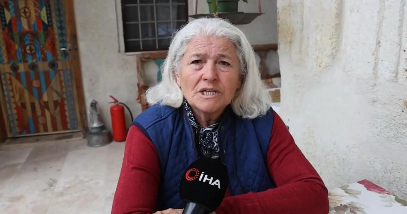 55 yıldır tersten okuyup, tersten konuşuyor