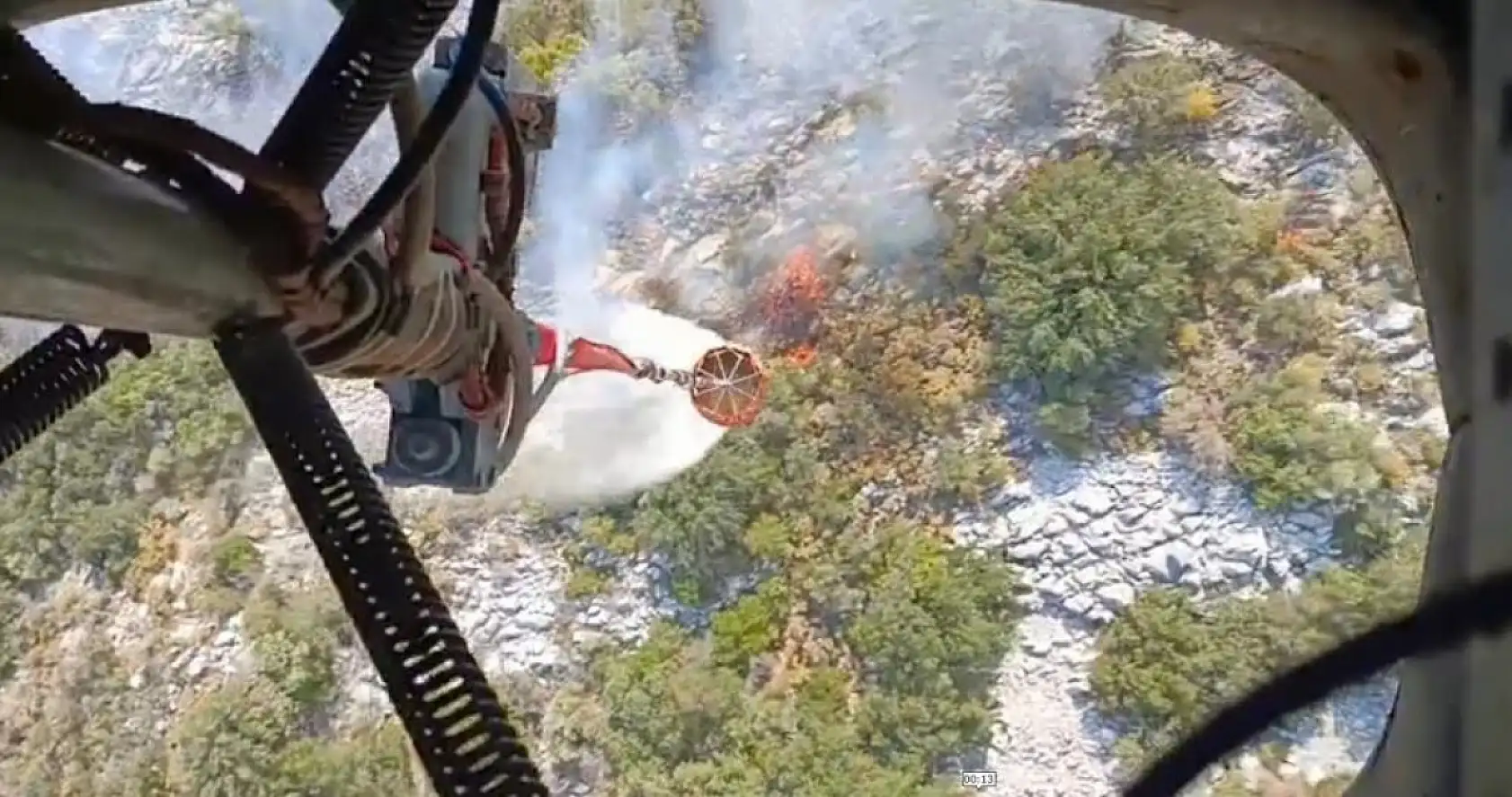 Seydikemer'de Makilik Alanda Çıkan Yangın Ormana Sıçradı
