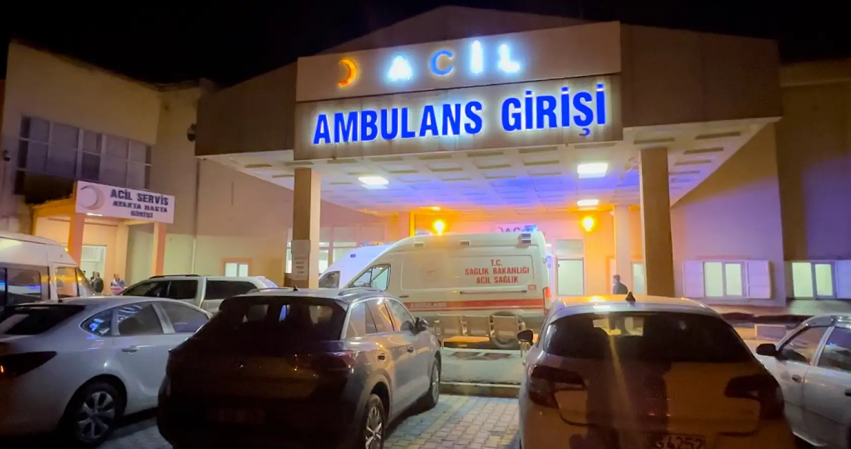 Asansör Boşluğuna Düşen Eşini Kurtarmak İsterken Kendisi De Düştü