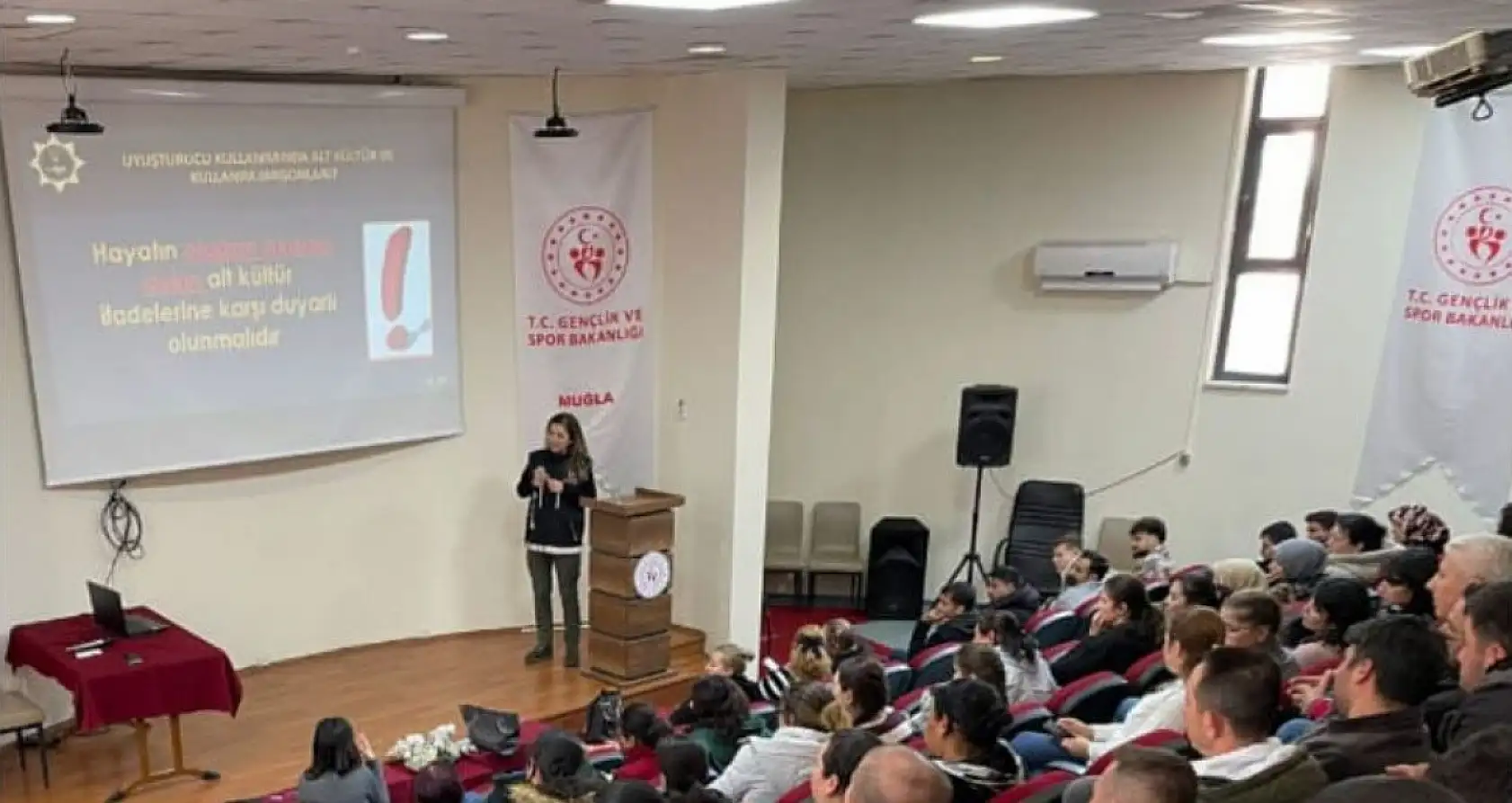 Muğla'da öğrencilere 'uyuşturucuyla mücadele' semineri