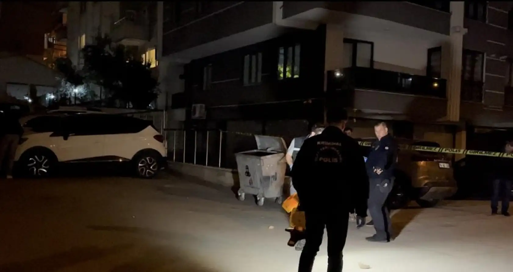 Husumetlisinin evine kurşun yağdırdı