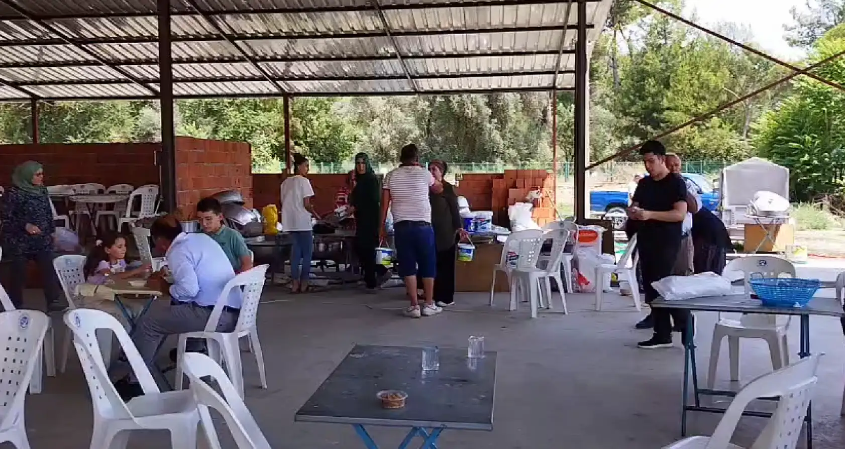 Seydikemer Girmeler Mahallesi'nde şükür yemeği