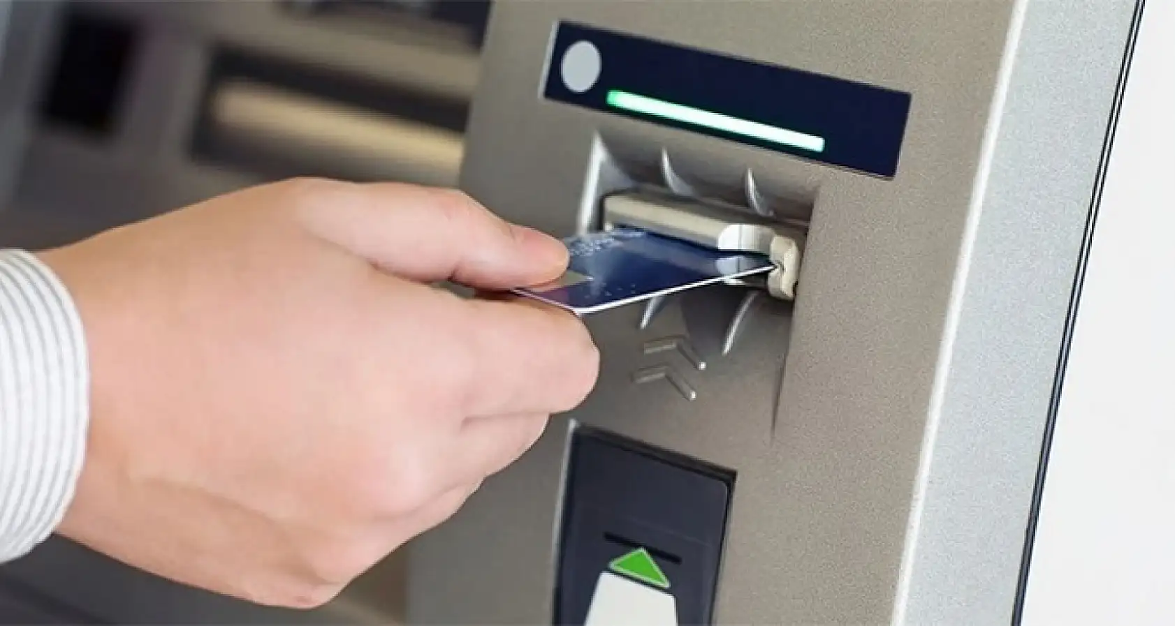 ATM'lerde yeni dönem: Artık o paraları çekemeyeceksiniz!