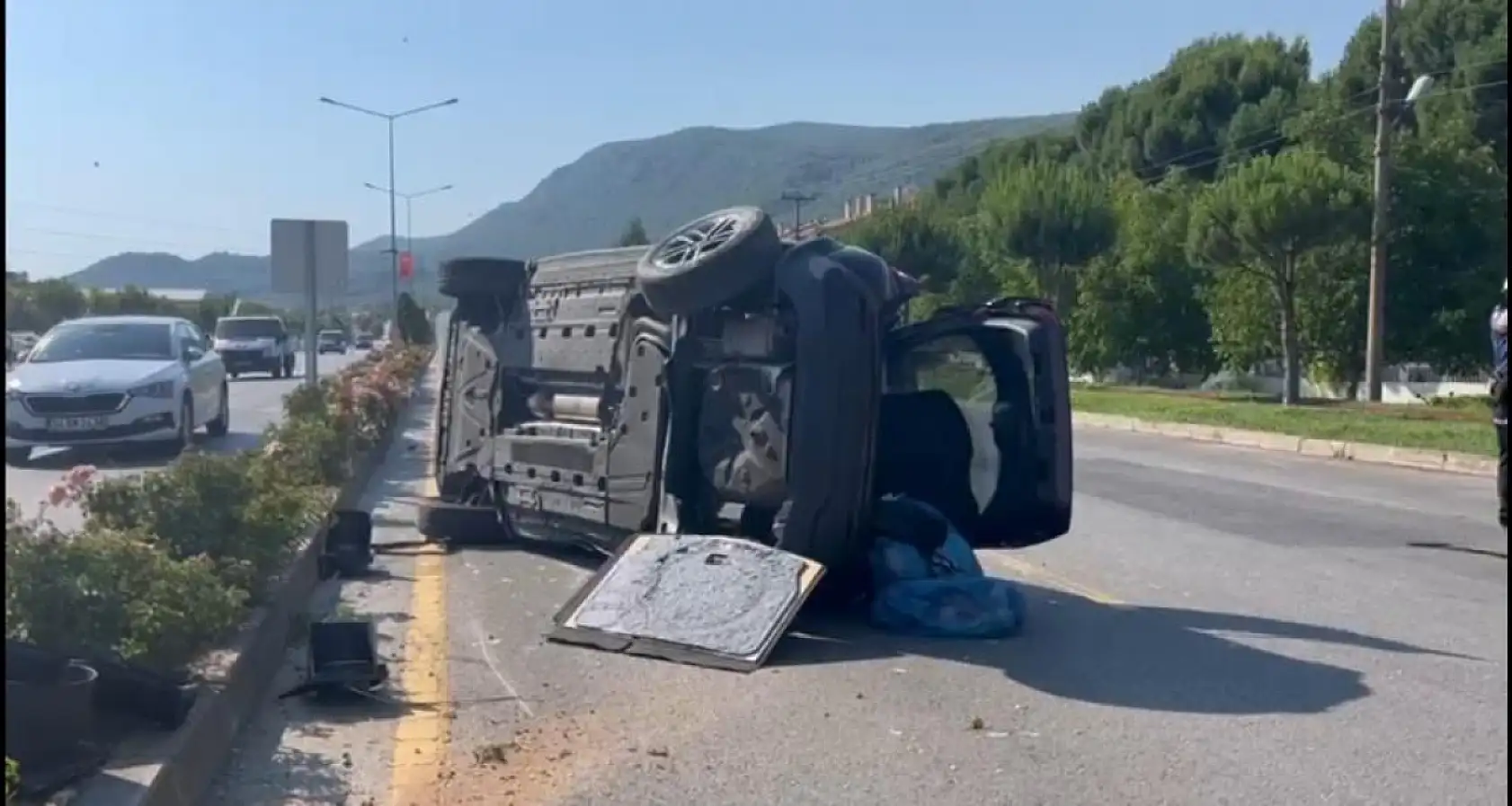 Menteşe'de araçlar hurdaya döndü: 1 yaralı