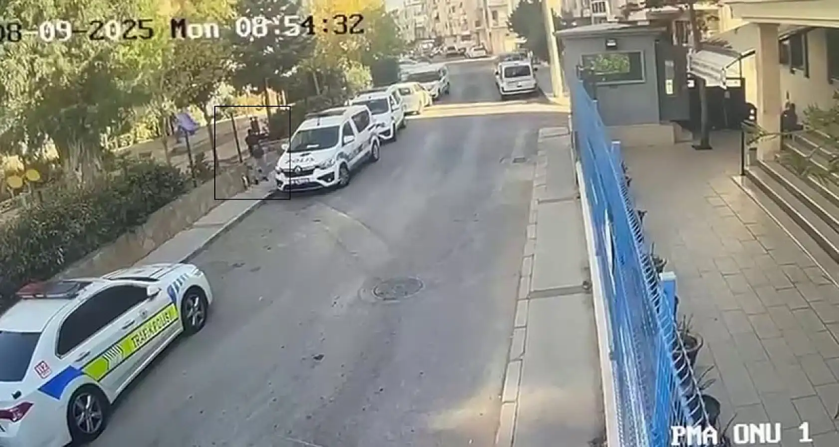 İzmir'de polis merkezine saldırı anının görüntüleri ortaya çıktı