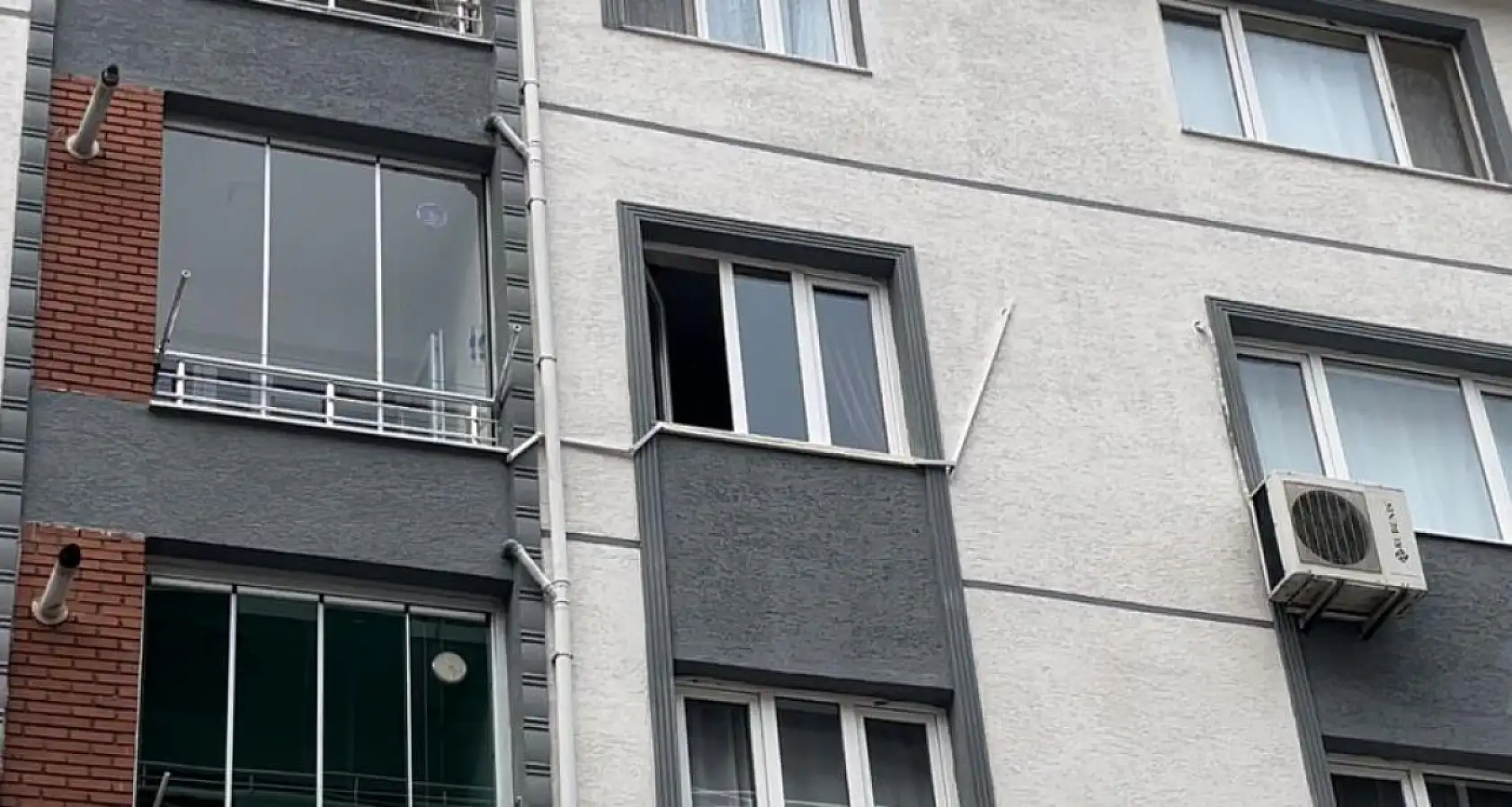 Temizlik yaparken aşağı düşen kadın hayatını kaybetti