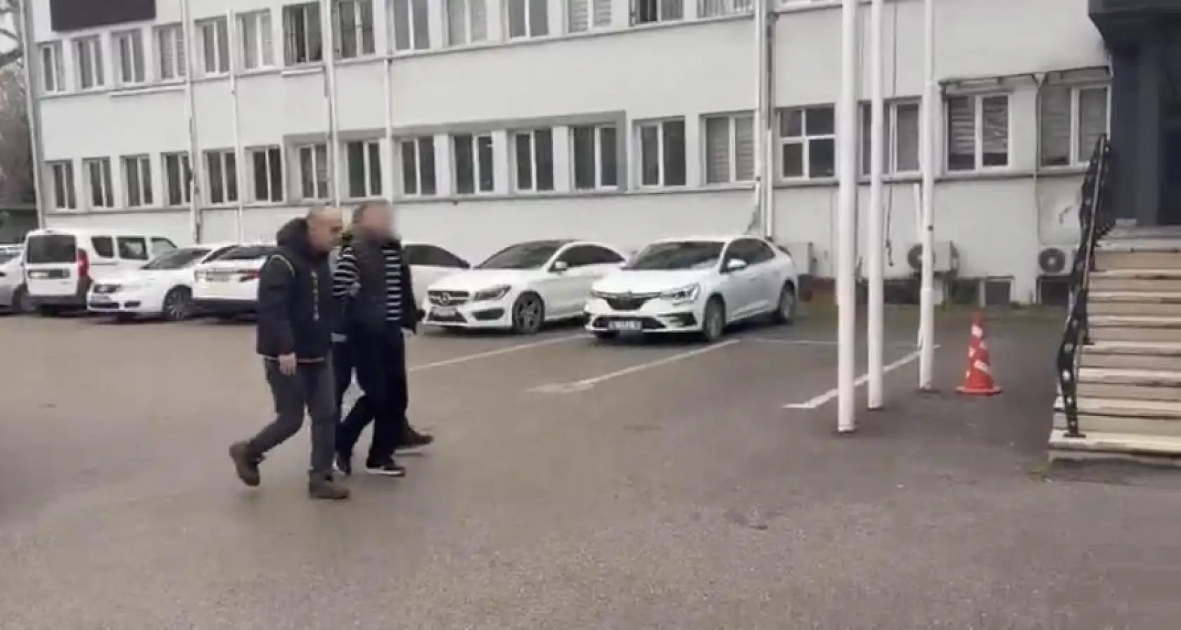 Husumetlisine kurşun yağdırıp kaçmıştı: O şüpheli polisten kaçamadı