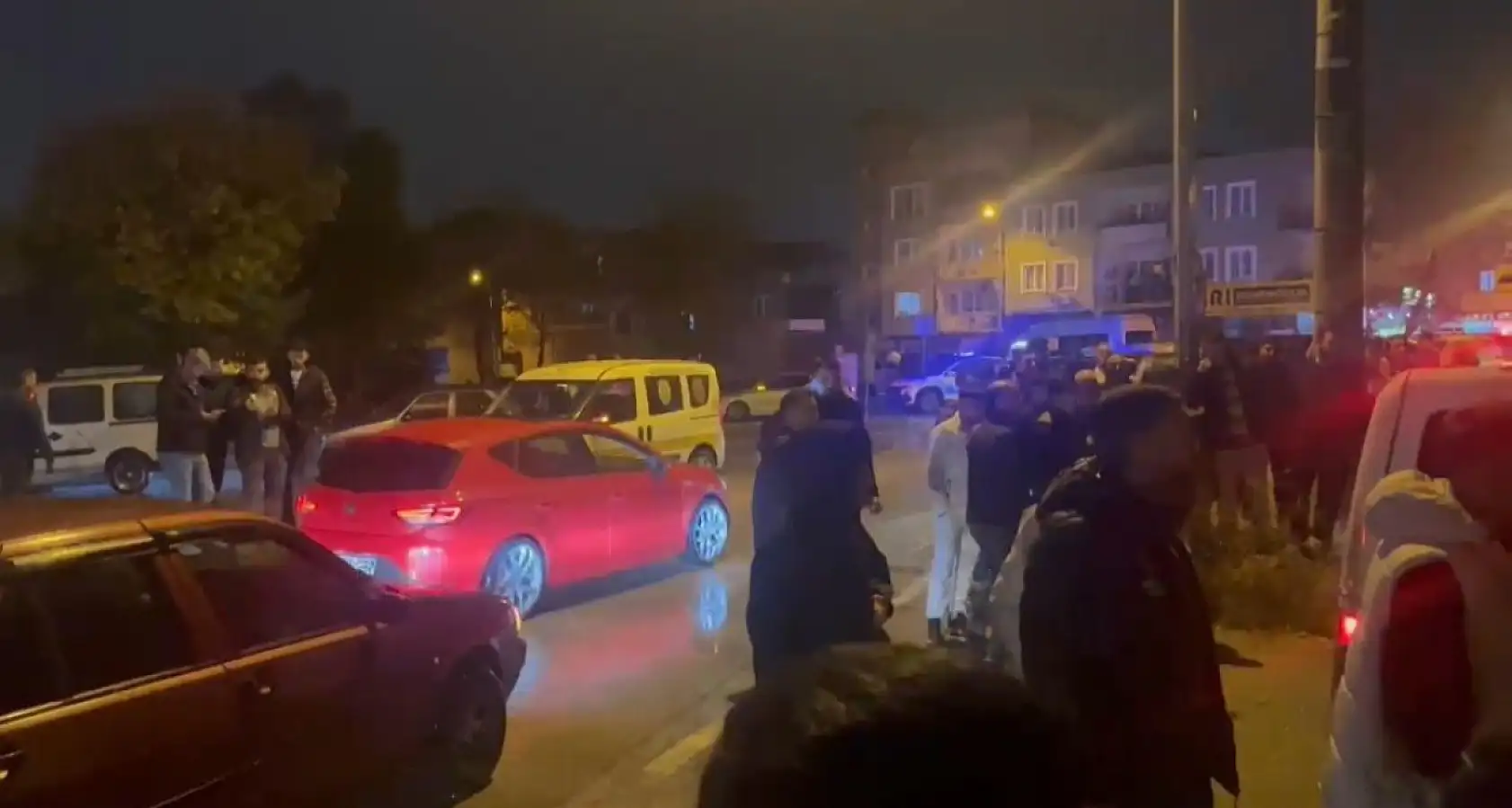 Otomobiliyle seyir halindeyken başından vuruldu