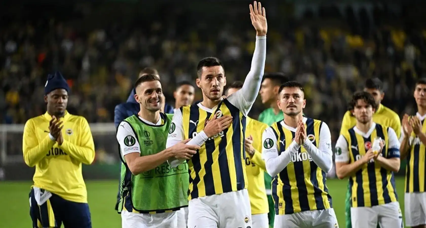 Bebeğini kaybeden futbolcuya taraftarlardan destek