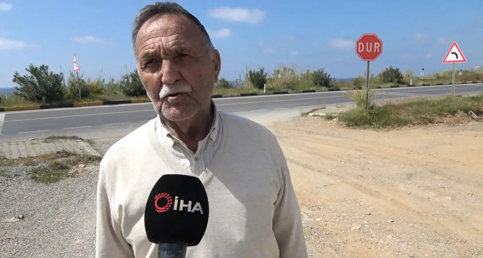 Dağ patlaması korkuttu: Kaya parçaları yolu kapattı, evlerde çatlaklar meydana geldi