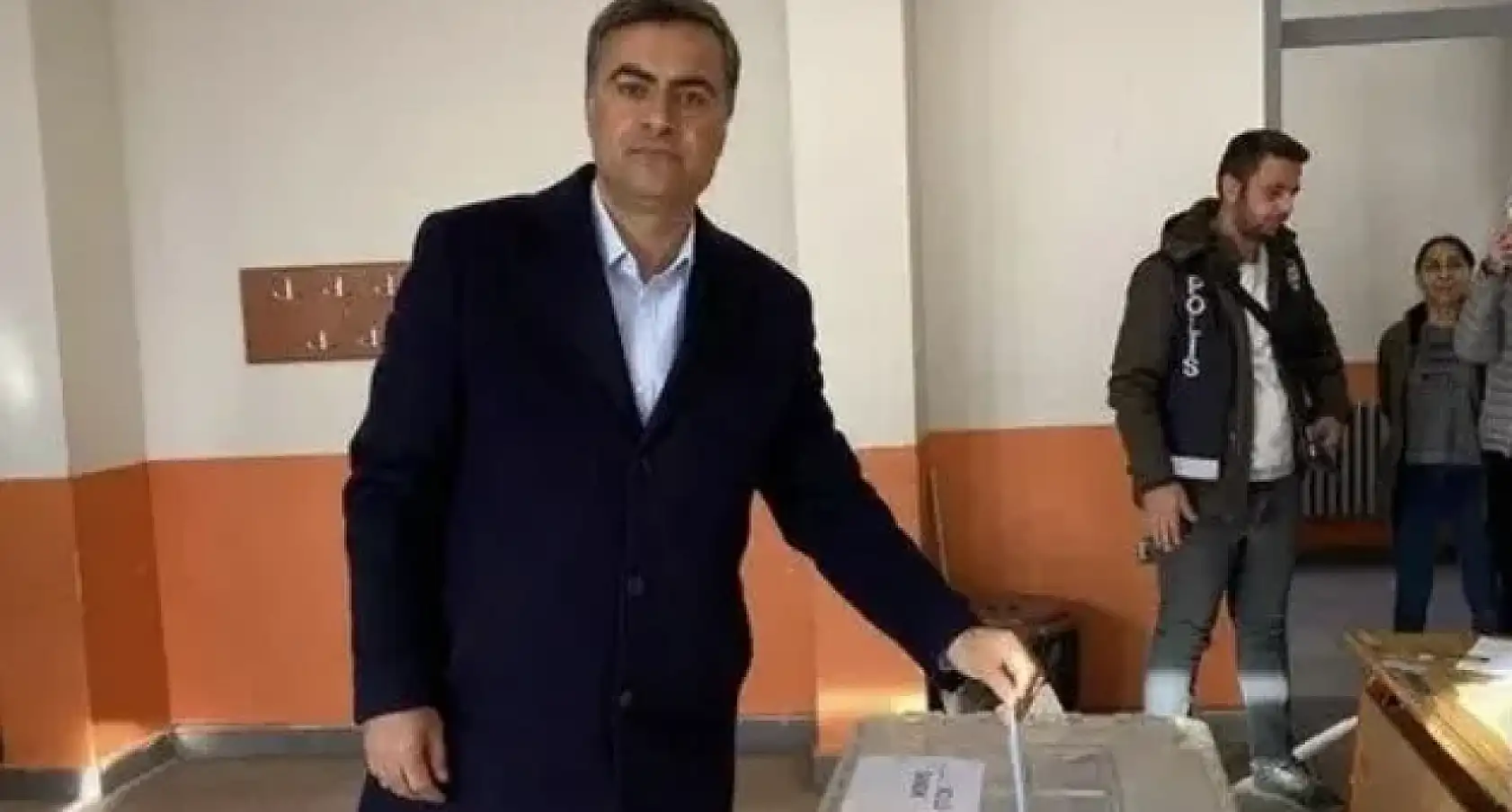 ''PKK sizi tükürüğünde boğar'' demişti! O belediye başkanının seçilme hakkı alındı, başkanlığı düştü