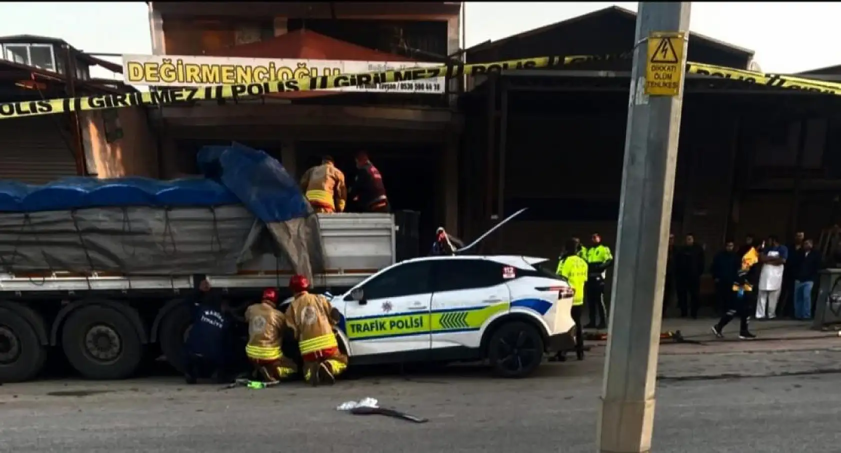 Trafik Kazası: Polis Şehit Oldu