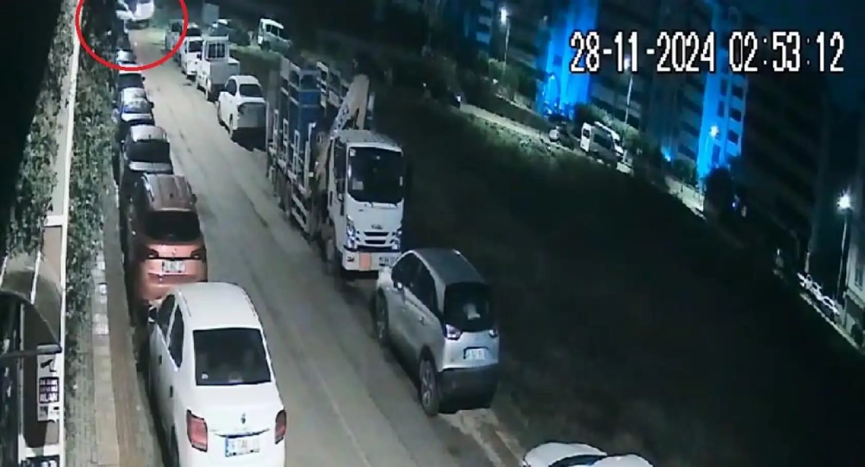 Servis Minibüsü ile Otomobil Çarpıştı, 8 İşçi Yaralandı