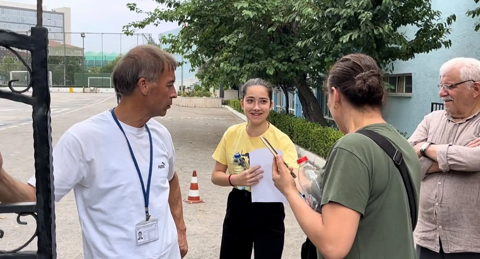 YKS'de dakikalarla yarış film sahnesini aratmadı 1 dakika kala böyle yetişti