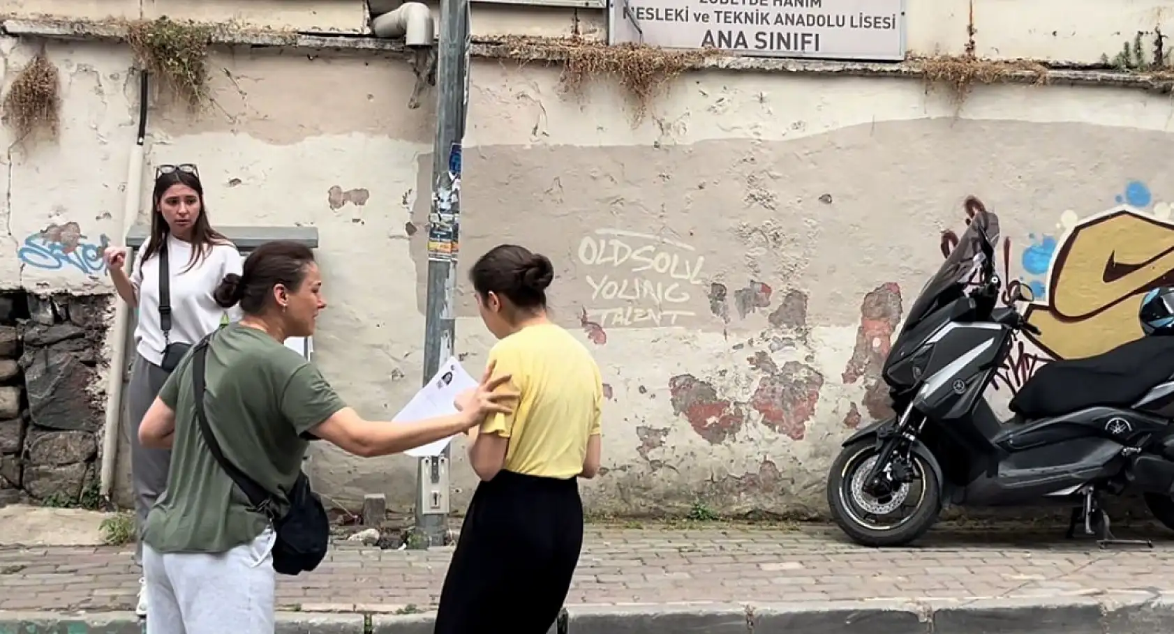 YKS'de dakikalarla yarış film sahnesini aratmadı 1 dakika kala böyle yetişti