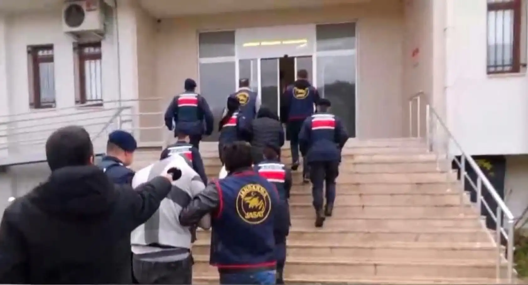 Milyonluk vurgun yapan sahte evlilik şebekesi Denizli'de yakalandı