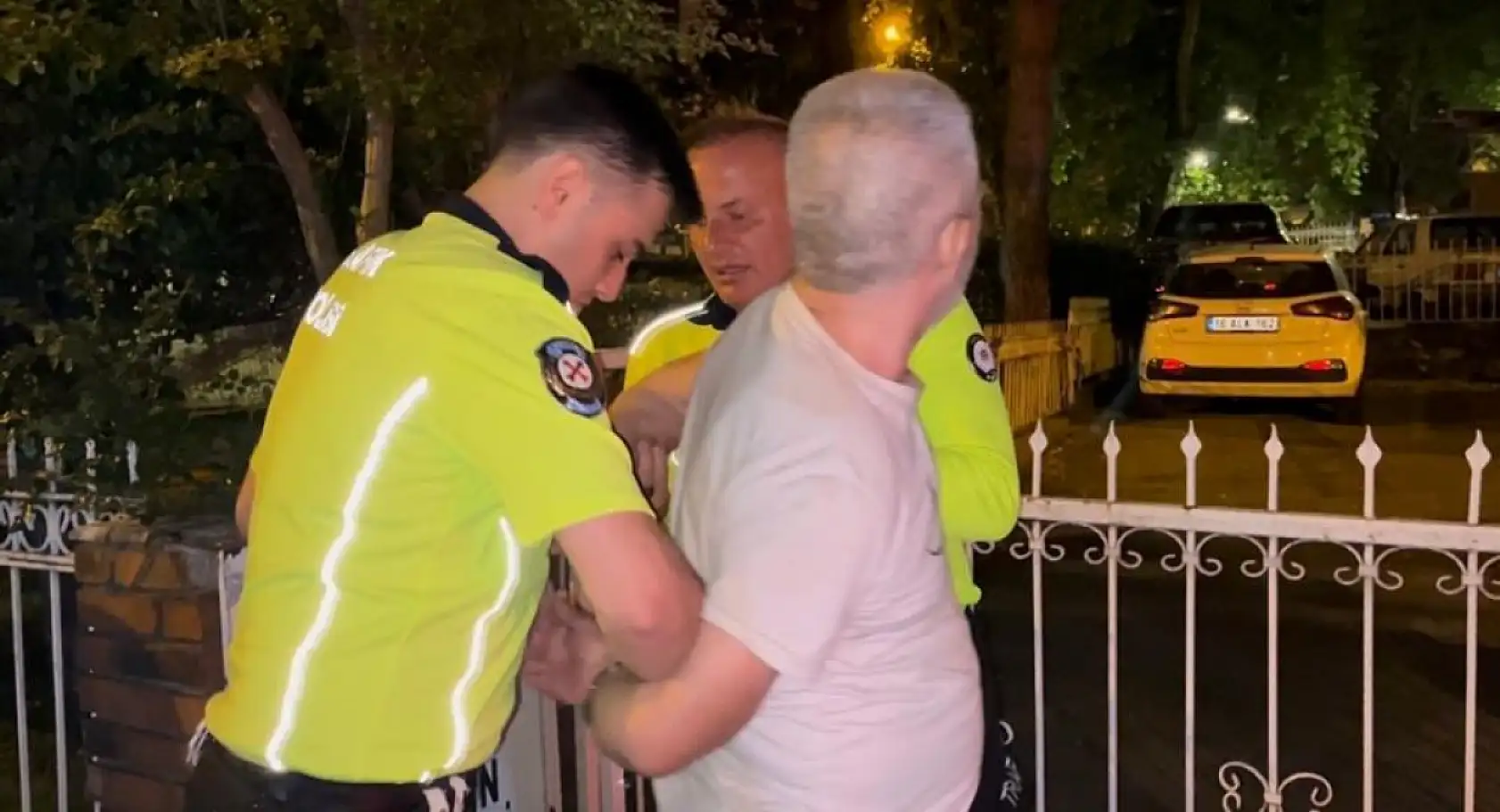 Alkollü sürücü polisleri sabır sınavından geçirdi...Ehliyeti 2041 yılına kadar olmayacak