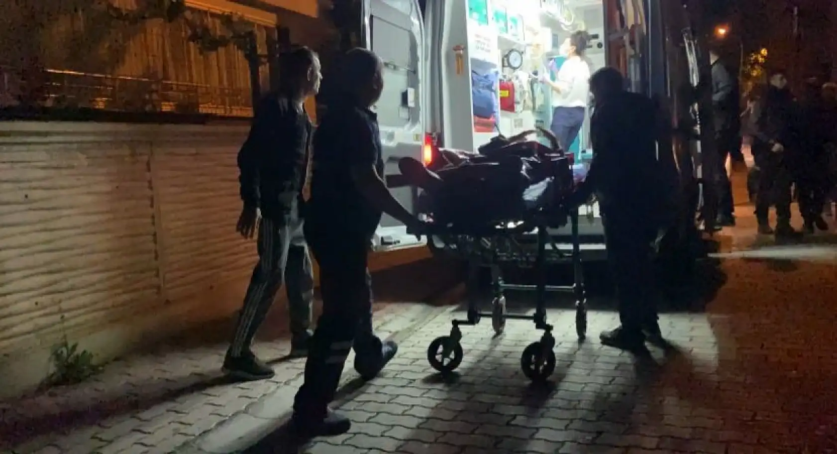 Evine gireceği sırada sırtından vuruldu