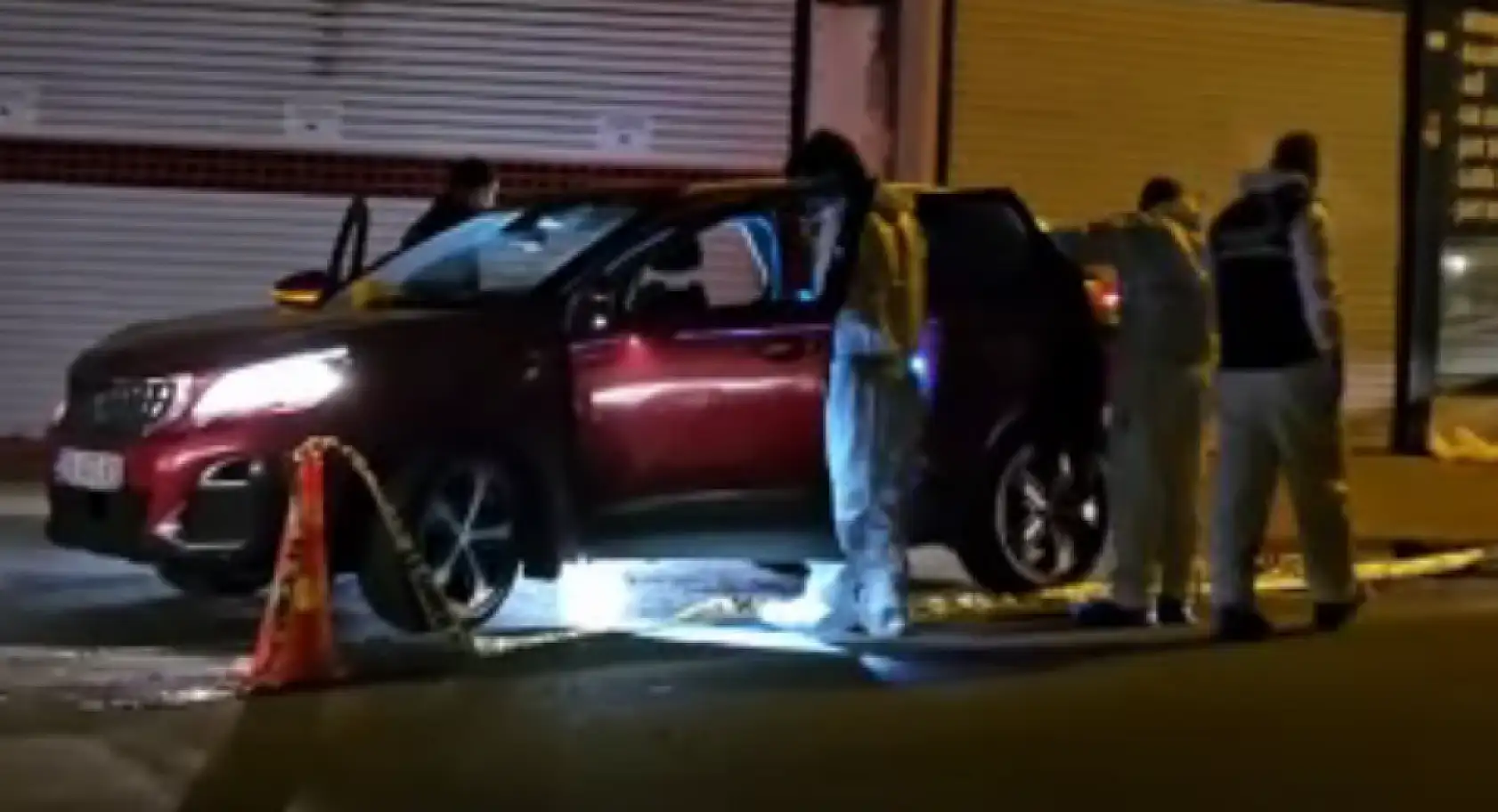 Dehşet saçtı: Otel odasında bir kadını, arabada 2 erkek şahsı öldürdü